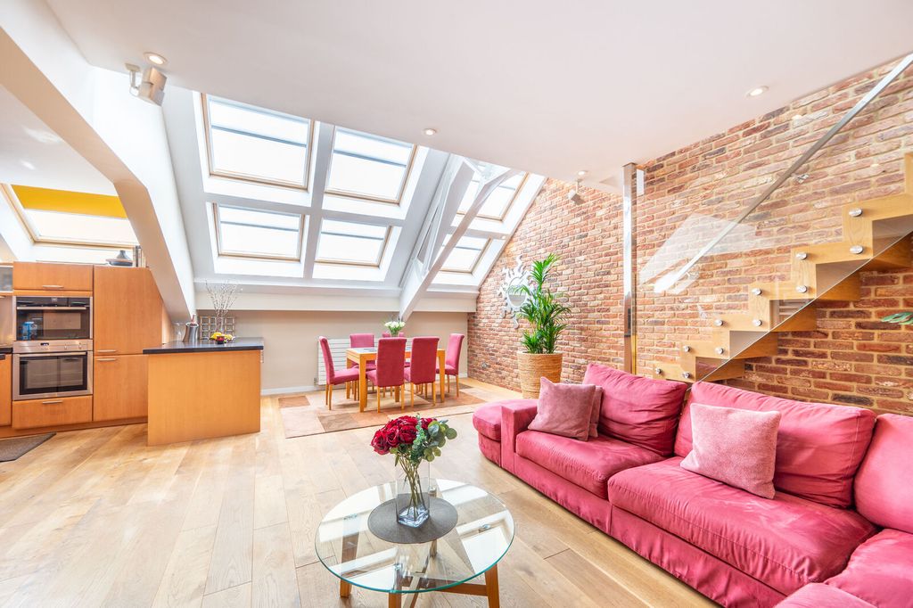 Property photo 1 of 52
