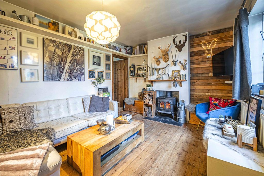 Property photo 2 of 31 Picture No. 09