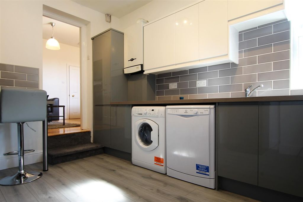 Property photo 3 of 9 371.Jpg
