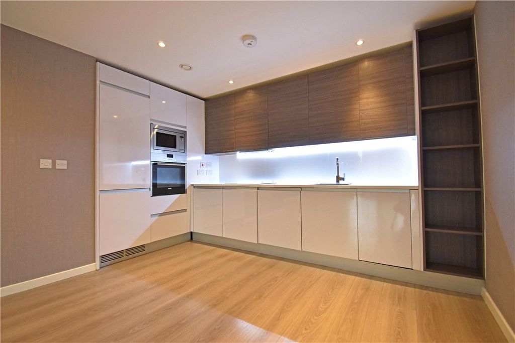 Property photo 2 of 9 Picture No. 18