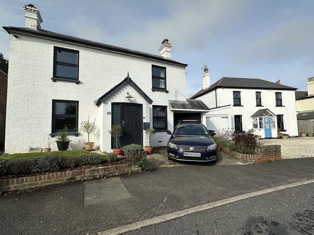 Property photo 1 of 32