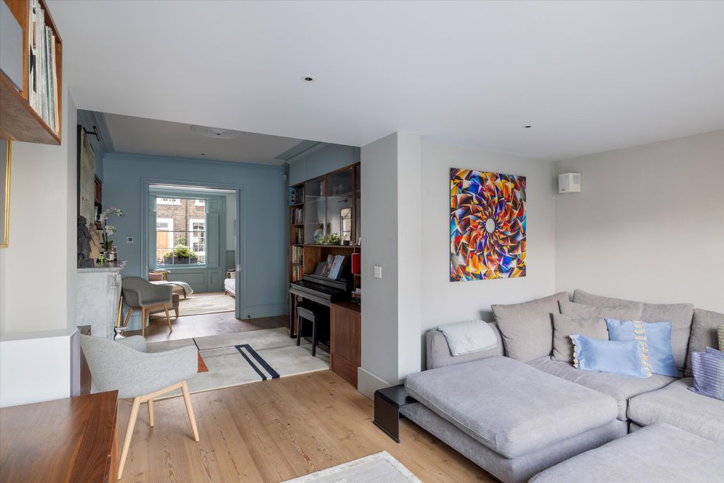 Property photo 2 of 31 Image