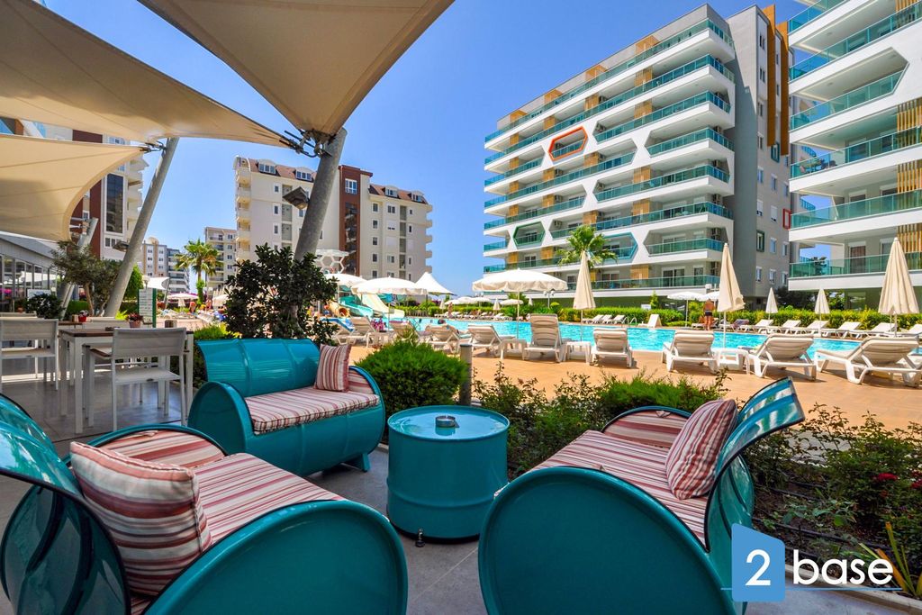 Property photo 2 of 41