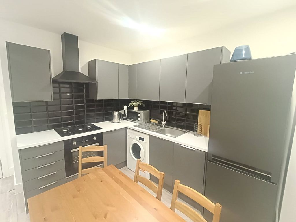 Property photo 3 of 10 Picture No. 12