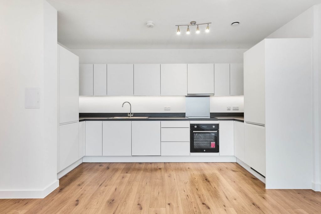 Property photo 3 of 14 Kfh_-_Transport_Hous