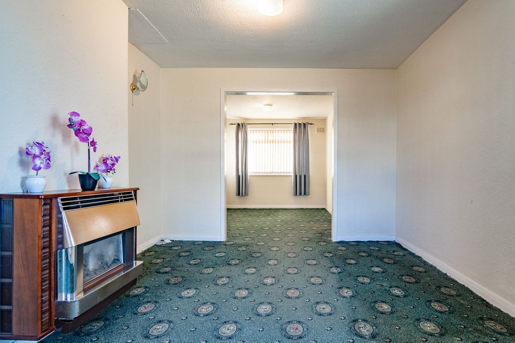 Property photo 3 of 28