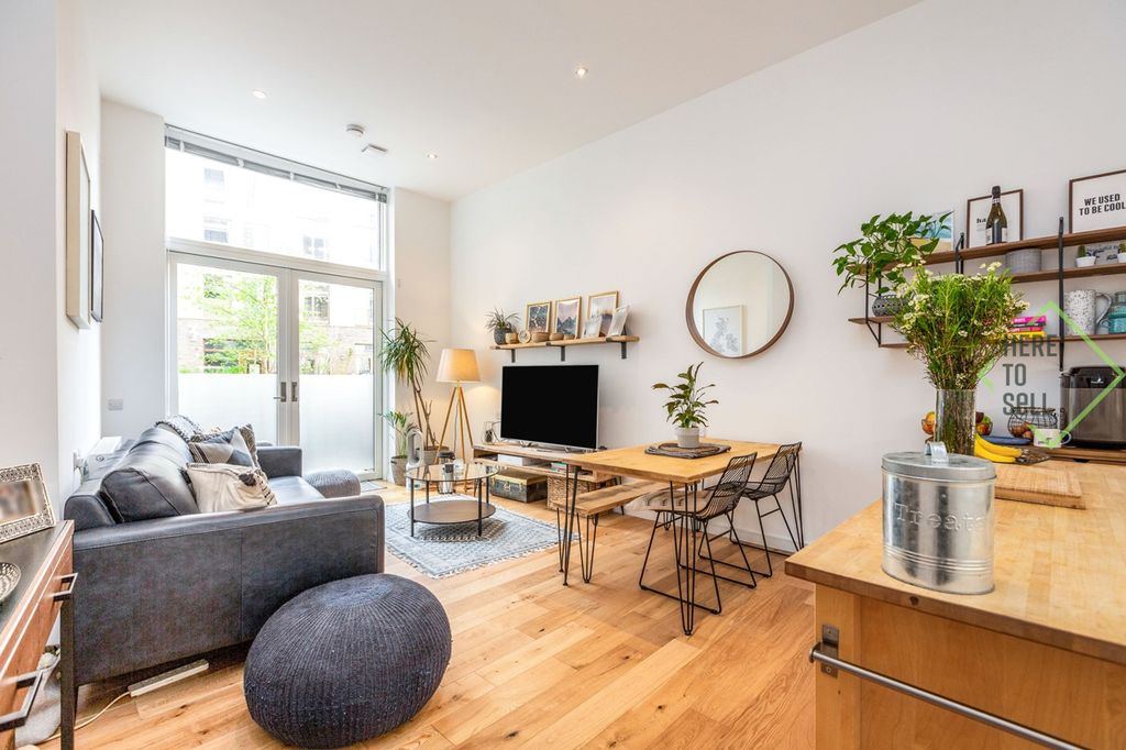 Property photo 2 of 15 5Df5Ca97-24c4-484F-A4F1-97664Ecb57Ac