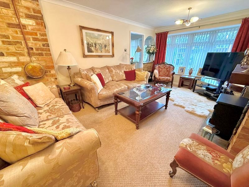 Property photo 2 of 21 Lounge