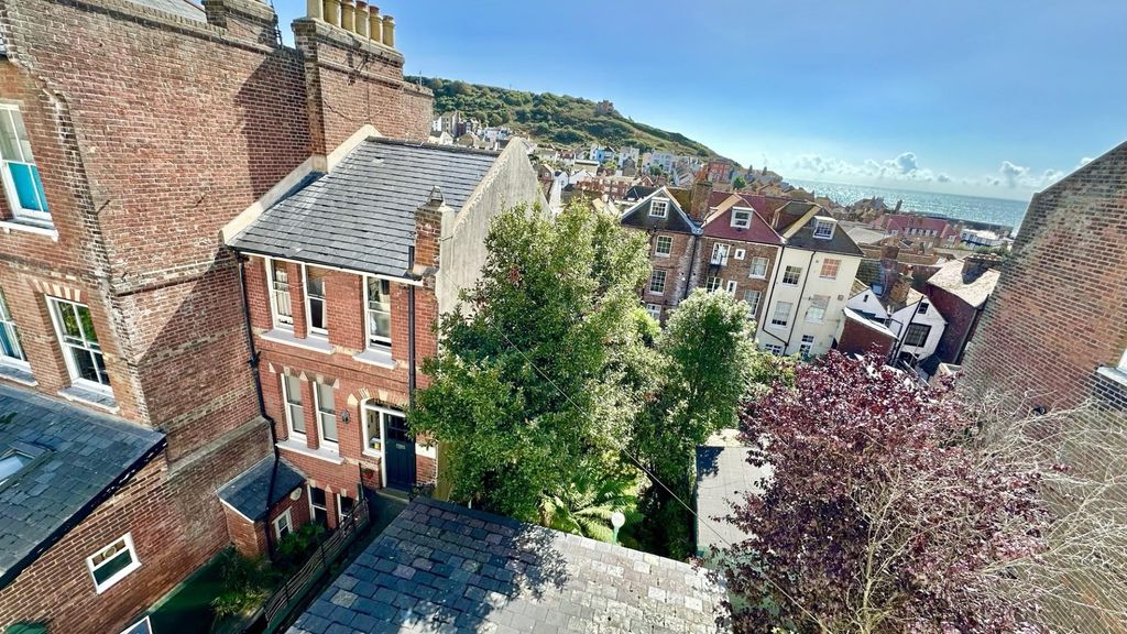 Property photo 1 of 31