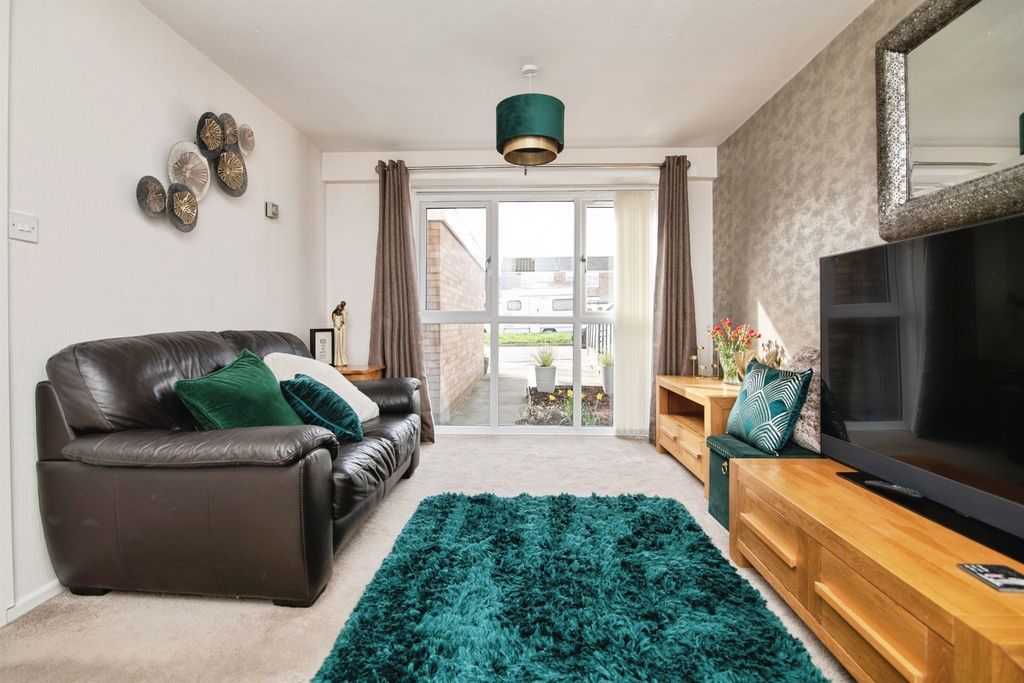 Property photo 2 of 20