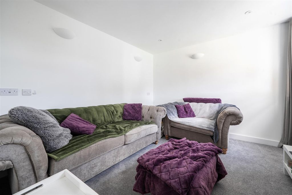 Property photo 2 of 21 1467693-6-6A26Fc5457A04.Jpg