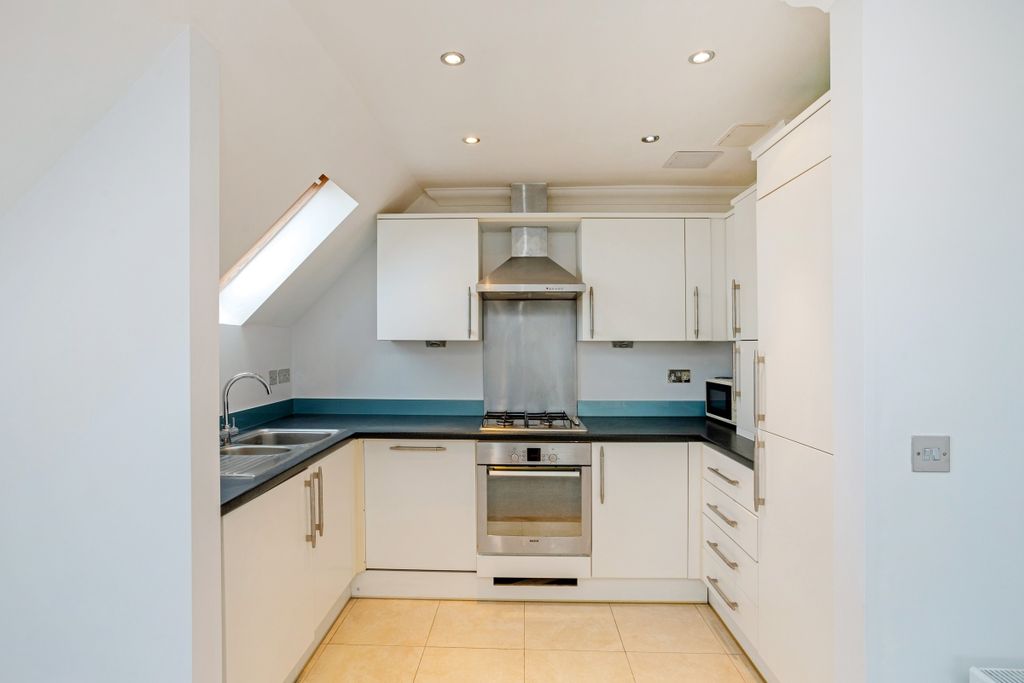 Property photo 2 of 9 Kitchen