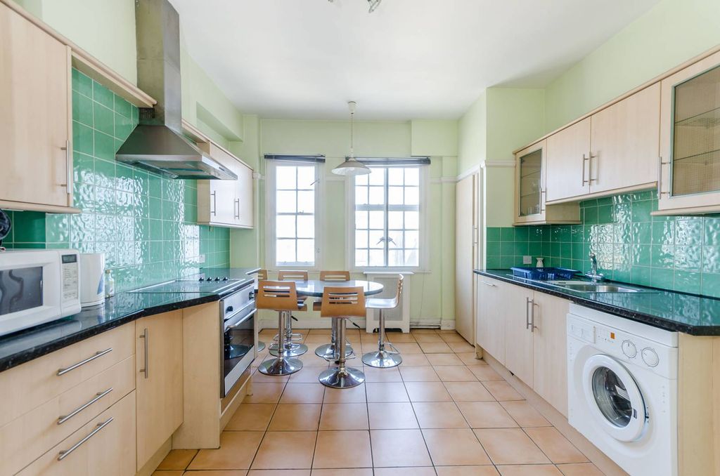 Property photo 2 of 6