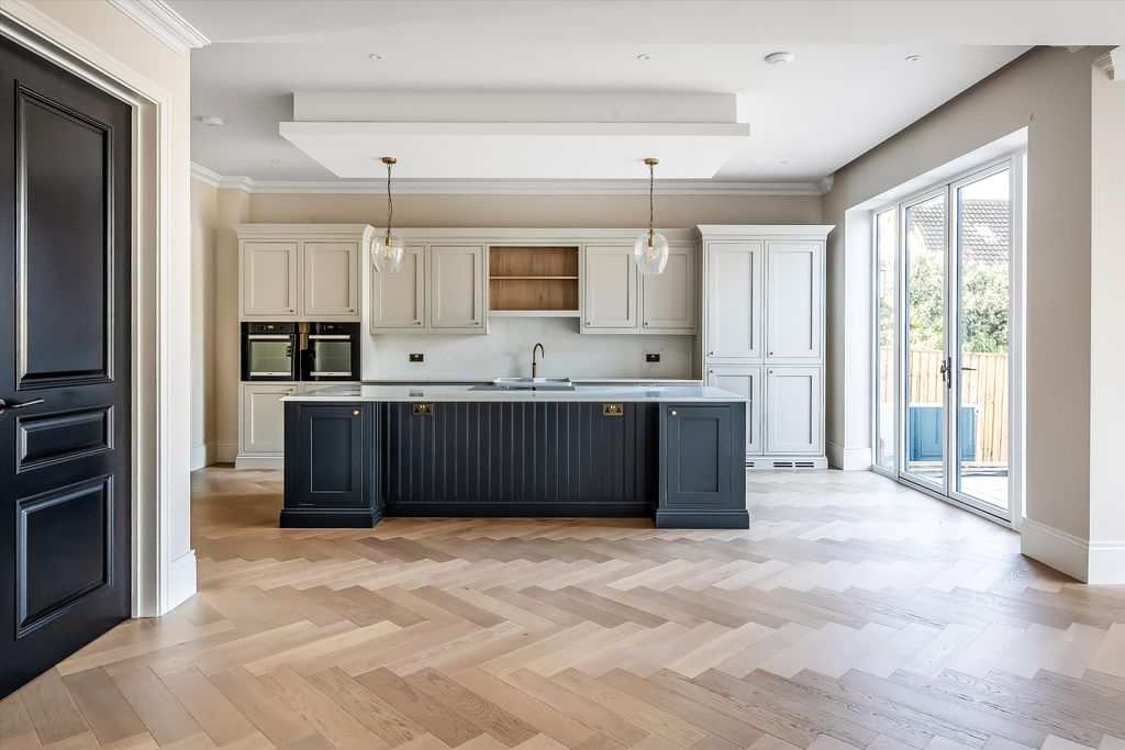 Property photo 2 of 26 Image