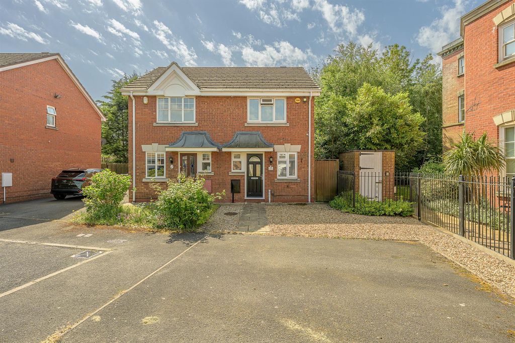 Property photo 1 of 20