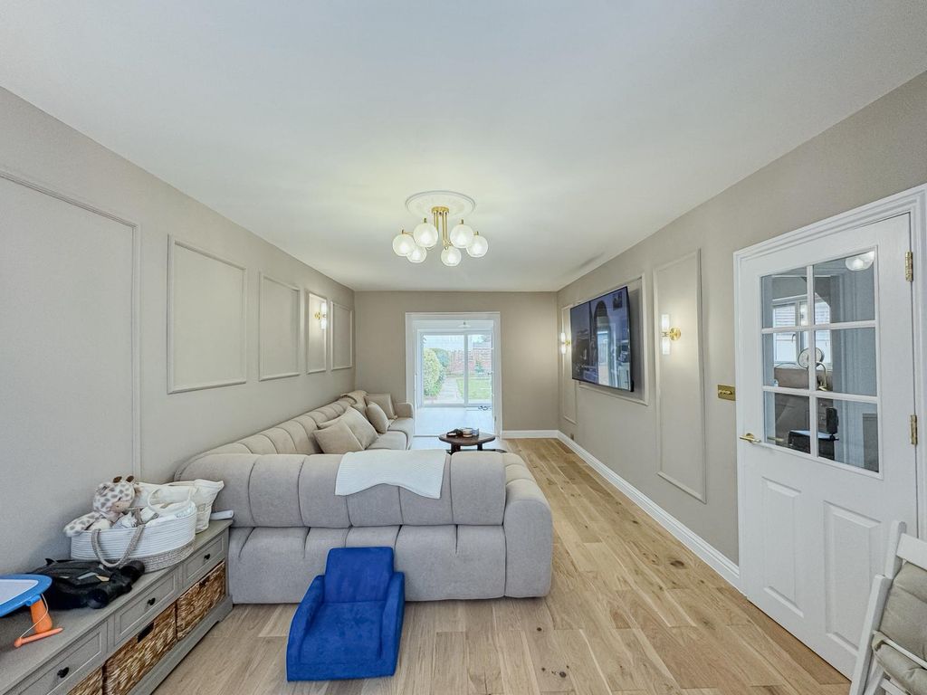 Property photo 3 of 16 Gallery