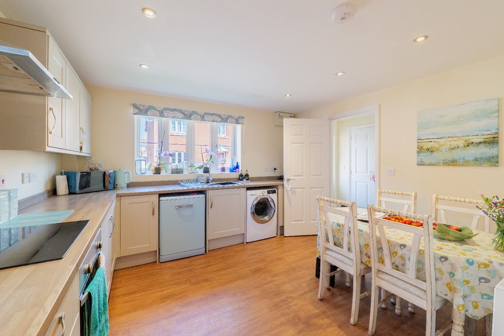 Property photo 2 of 24 5226994