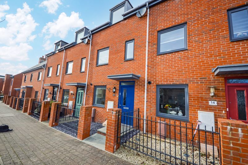 Property photo 1 of 12 Photo 12