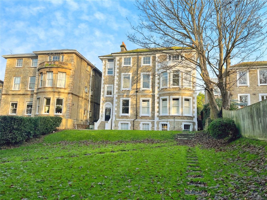 Property photo 2 of 8 Picture No. 13
