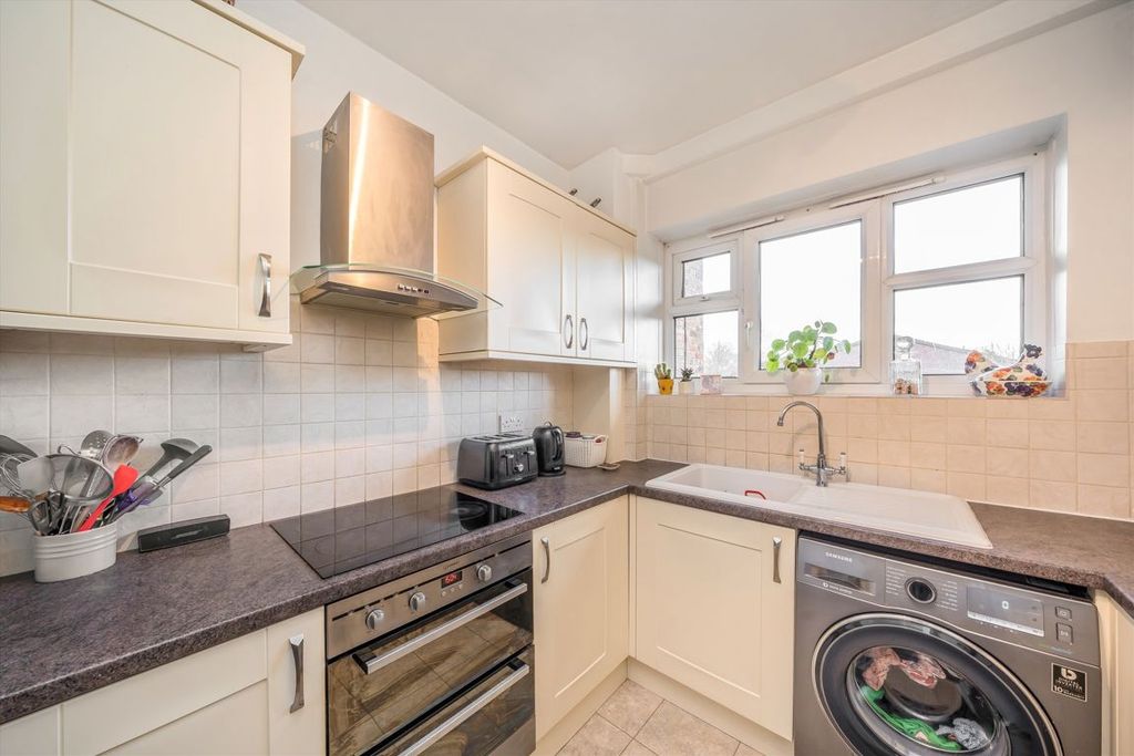 Property photo 3 of 7