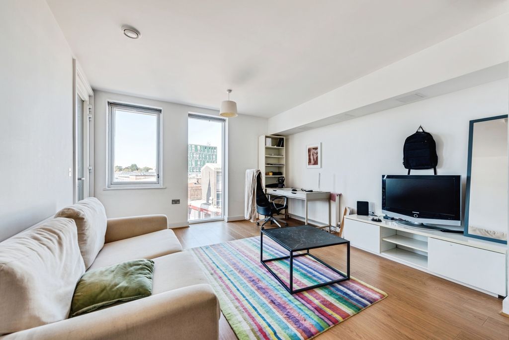 Property photo 2 of 10 Pbox-Img.Jpg