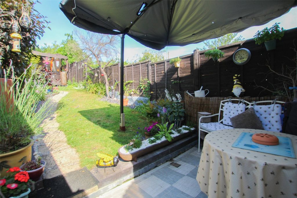 Property photo 2 of 18 Picture No. 25