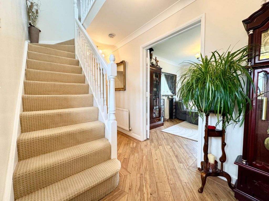 Property photo 2 of 29