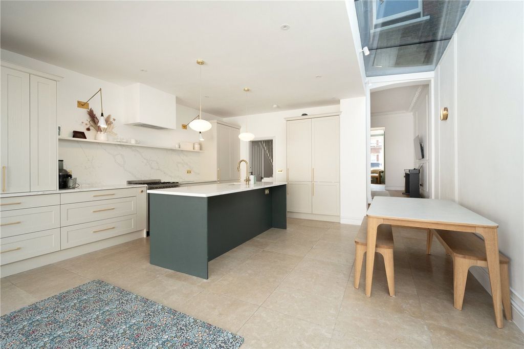 Property photo 3 of 19 Picture No. 25