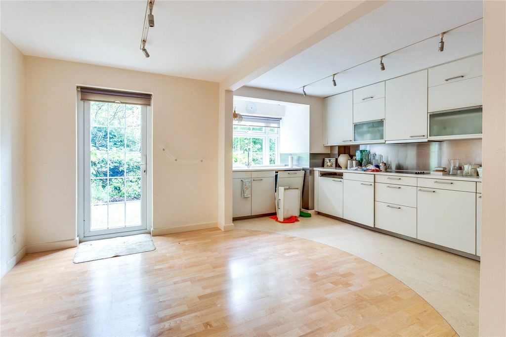 Additional image 8 of 1 bed flat for salePhyllis Court Drive, Henley-On-Thames, Oxfordshire RG9