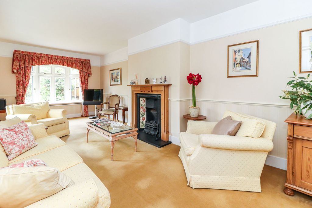 Property photo 3 of 31