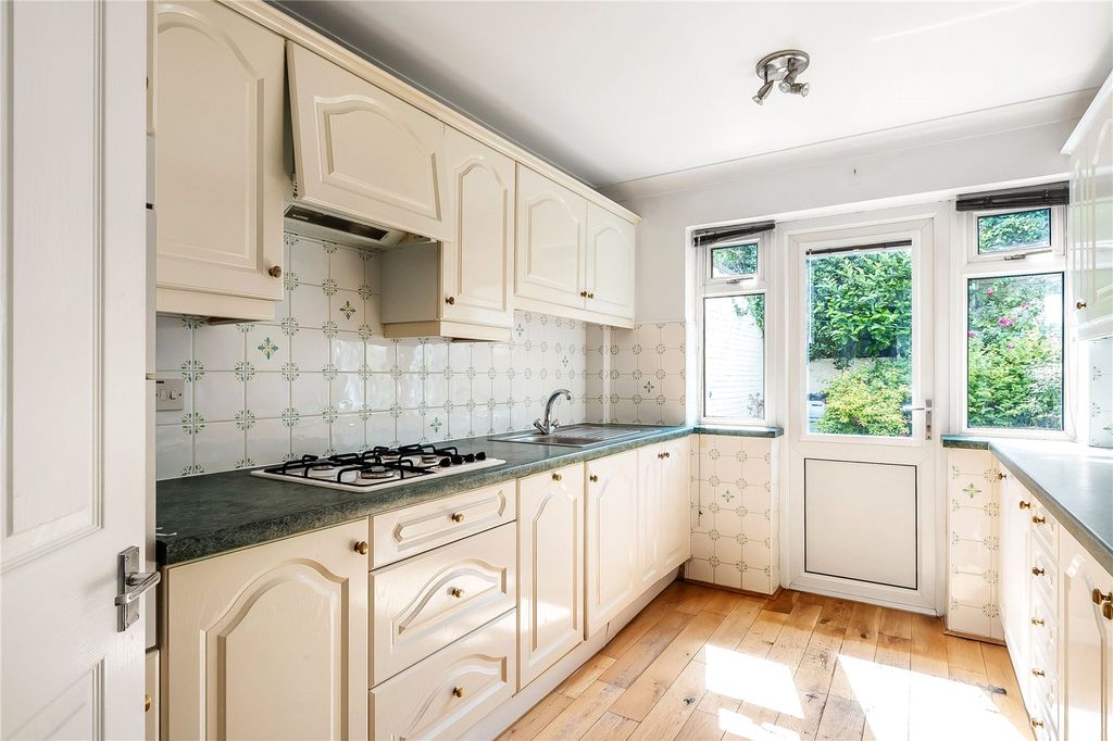Property photo 3 of 12 Kitchen