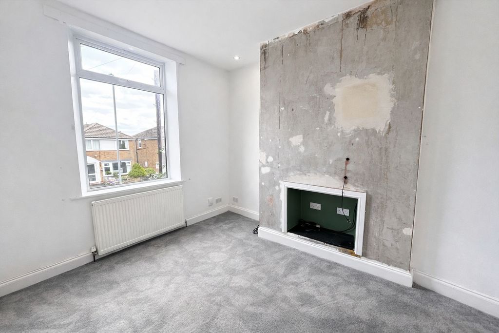 Property photo 2 of 10 Living Room