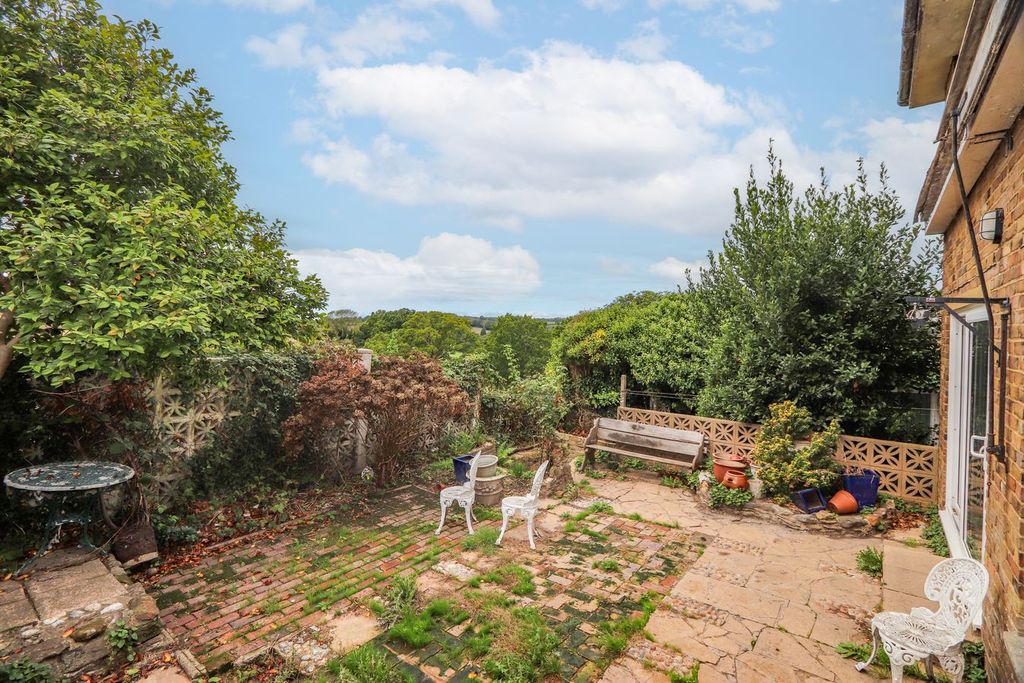 Property photo 2 of 20
