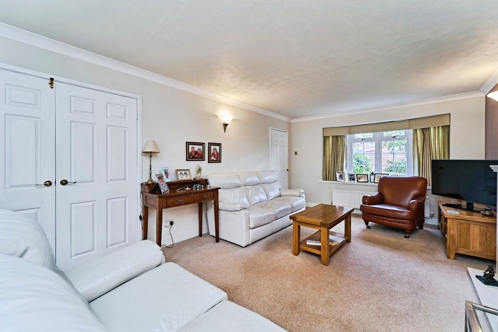 Property photo 3 of 34