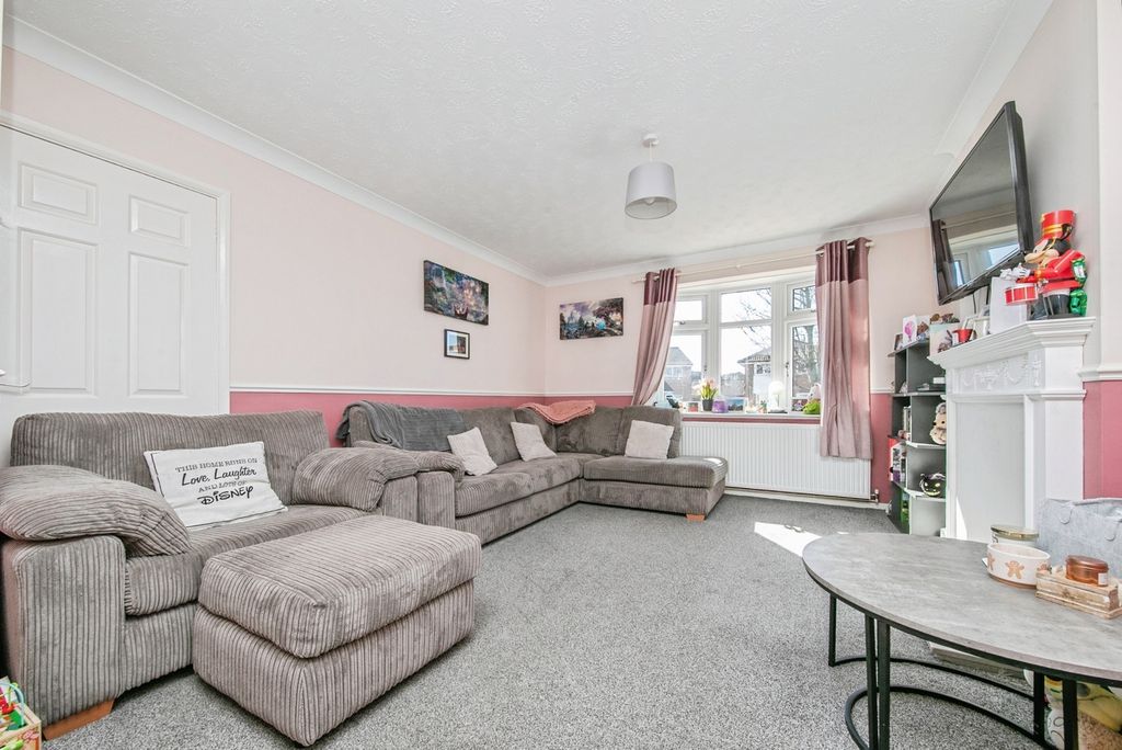 Property photo 2 of 17 Photo