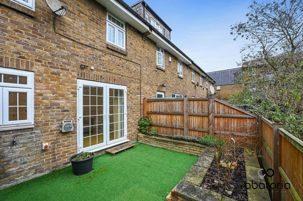 Property photo 1 of 18