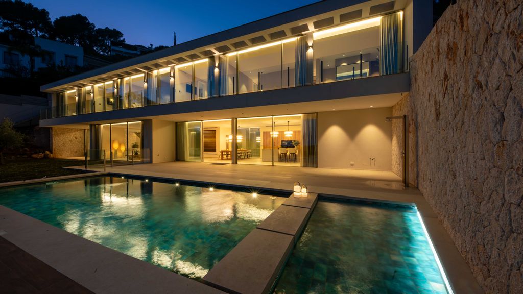 Property photo 2 of 29 76824 Small-34.Jpg