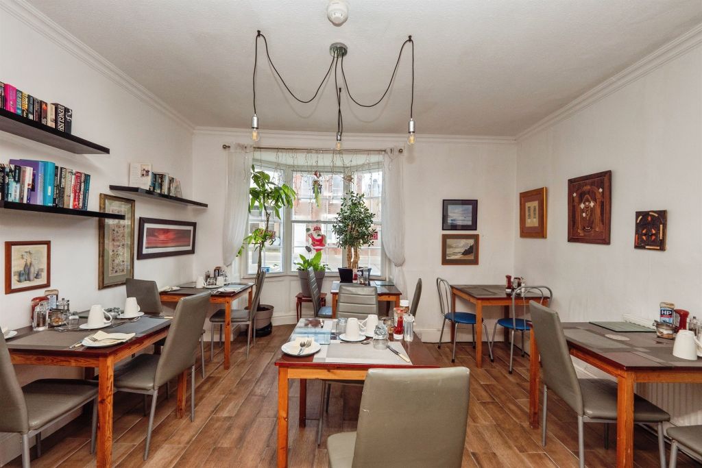 Property photo 3 of 34