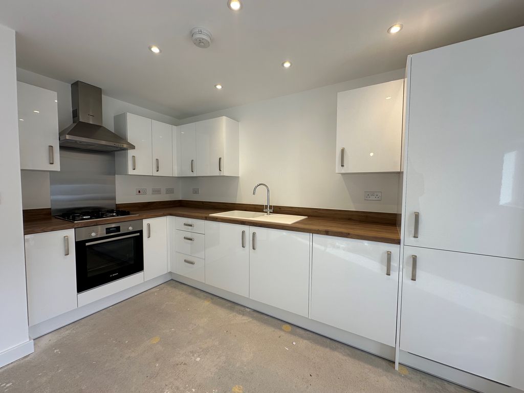 Property photo 2 of 8 View