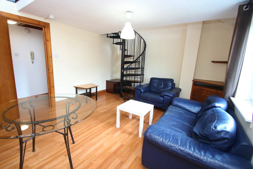 Property photo 3 of 11