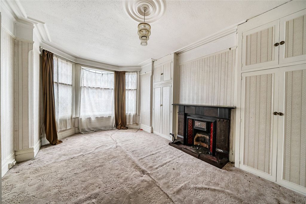 Property photo 2 of 18 Picture No. 17