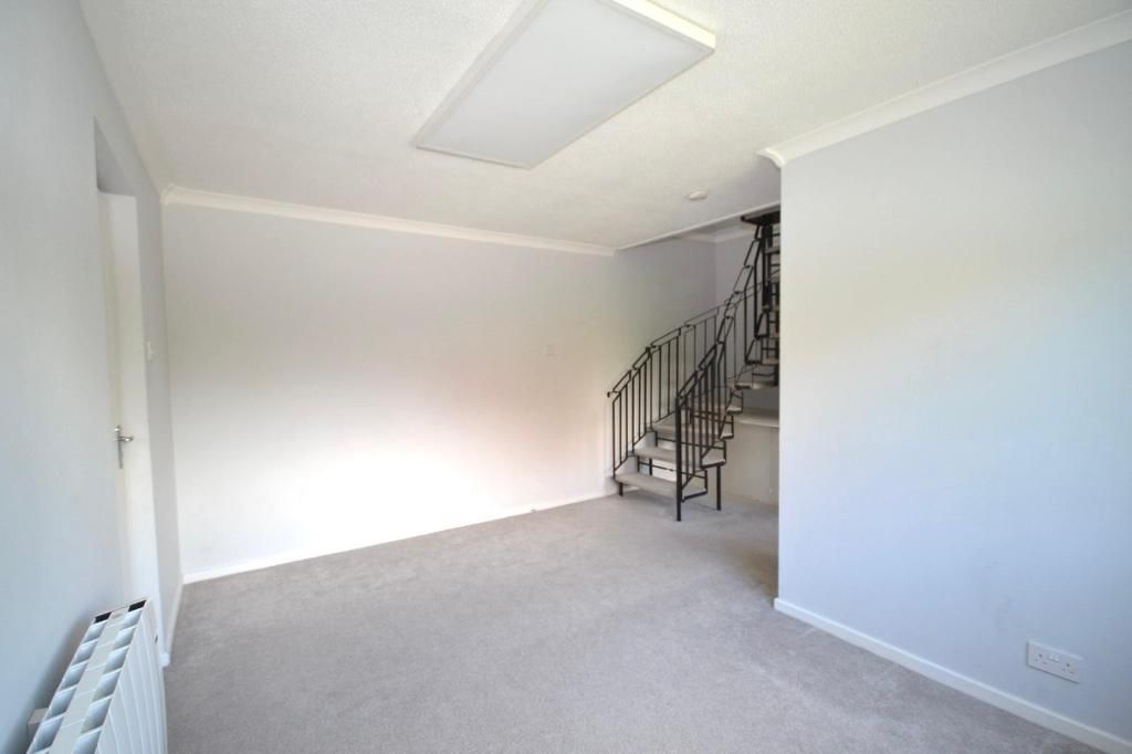 Property photo 3 of 10 Living Room