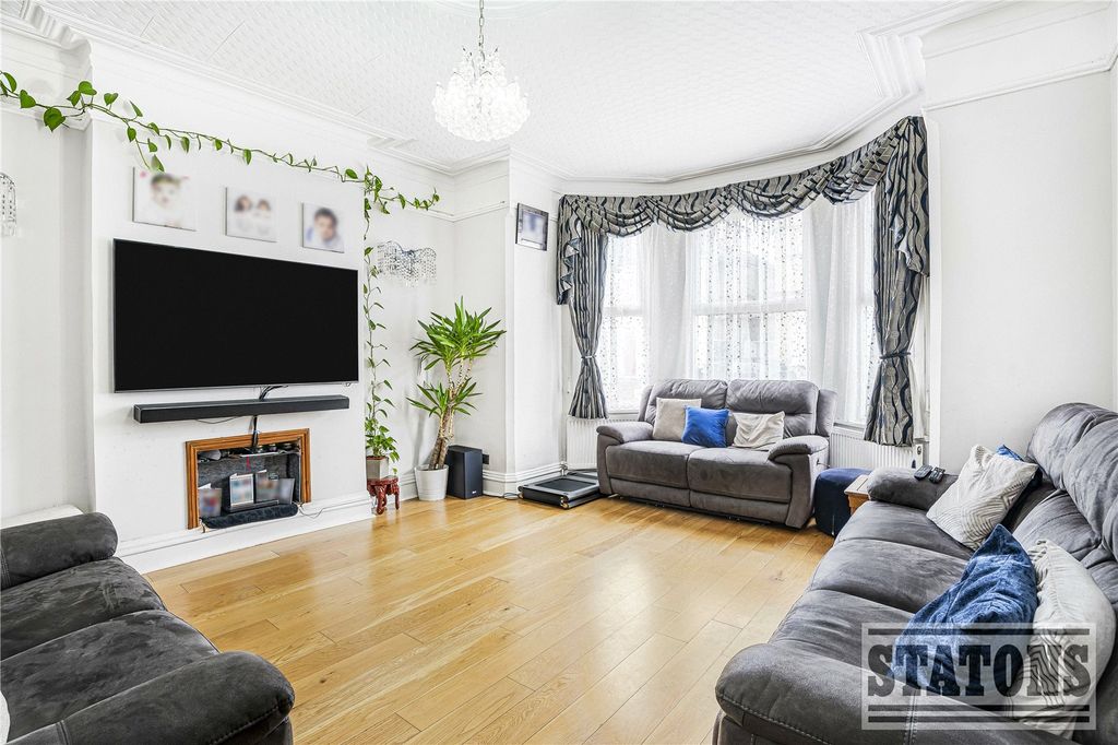 Property photo 3 of 19 Picture No. 33