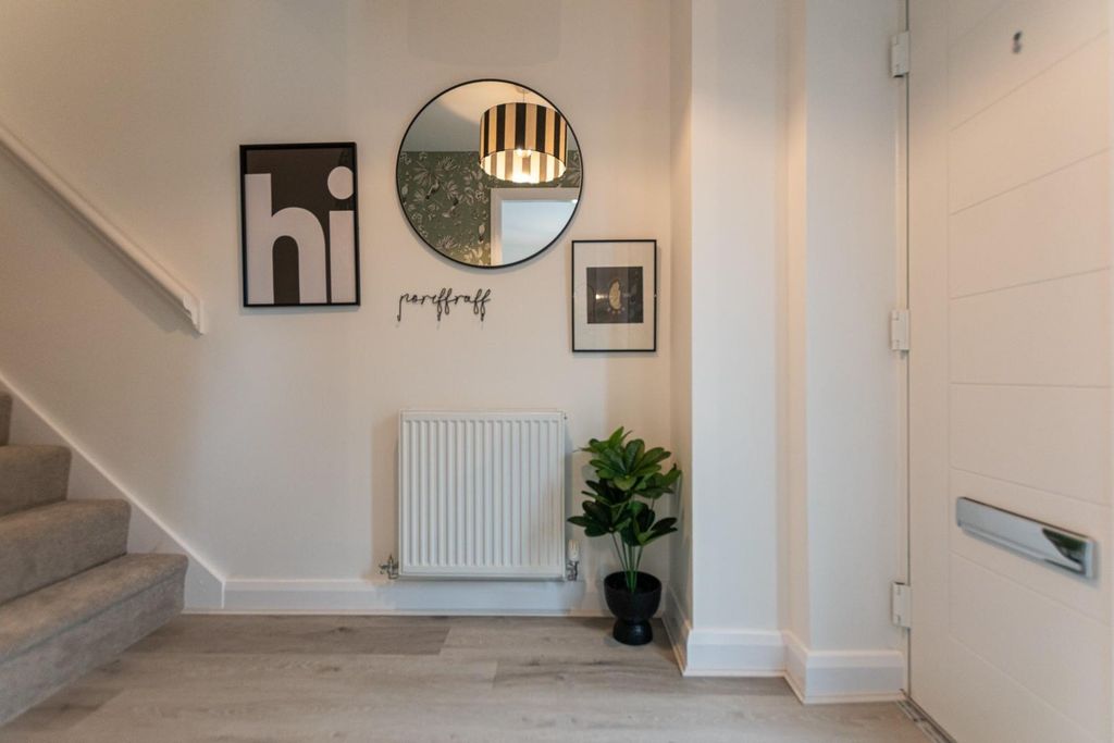 Property photo 2 of 40 1 (2).Jpg
