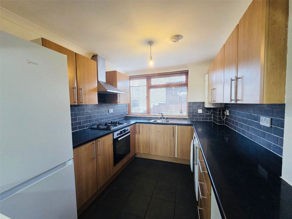 Property photo 2 of 10 Picture No. 18