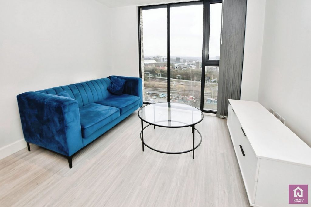 Property photo 2 of 9 Picture No. 21