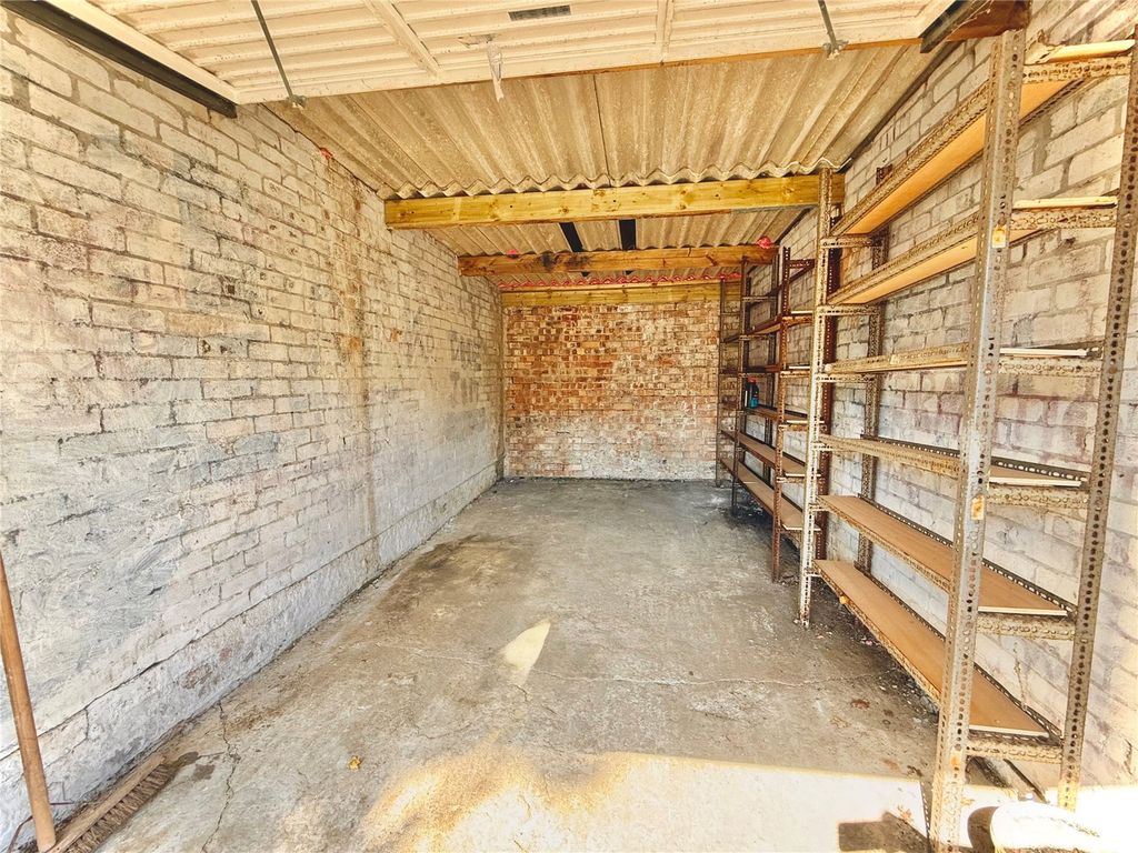 Property photo 3 of 8 Picture No. 08