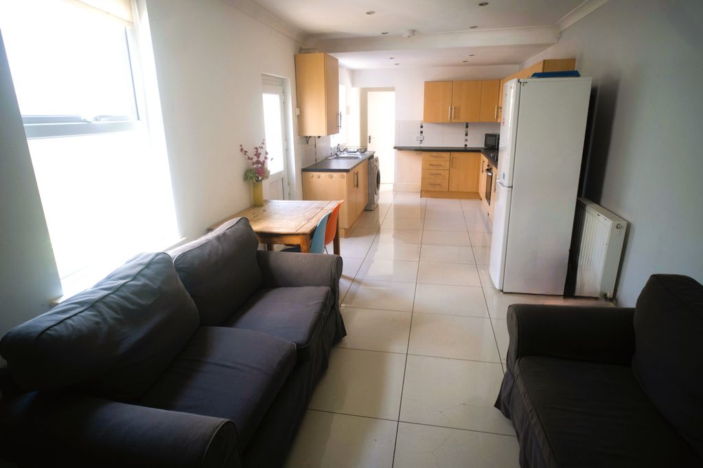 Property photo 1 of 9 5 Bedroom Student Accommodation.