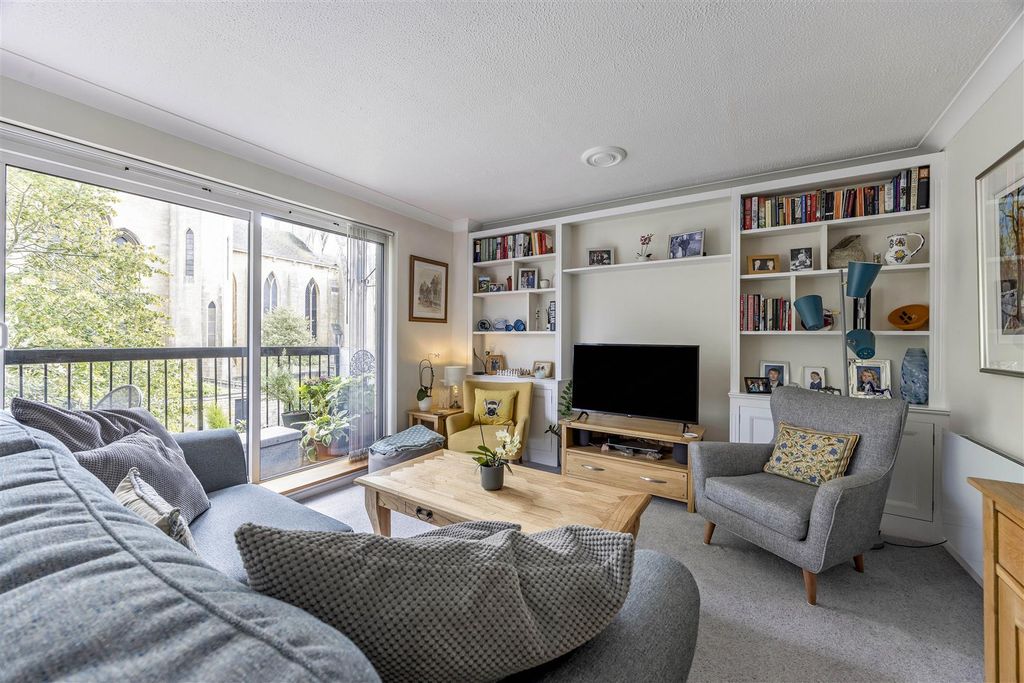 Property photo 1 of 11 Reception Room
