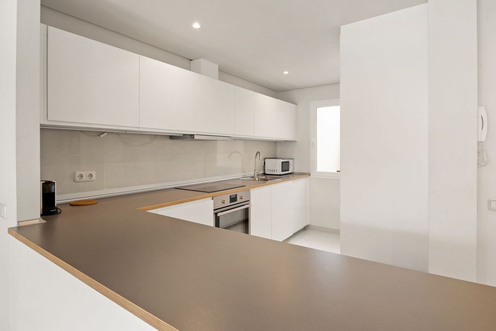 Property photo 3 of 28